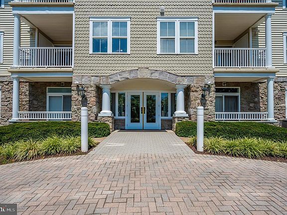 2nd image of 2520 Waterside Dr Unit 205