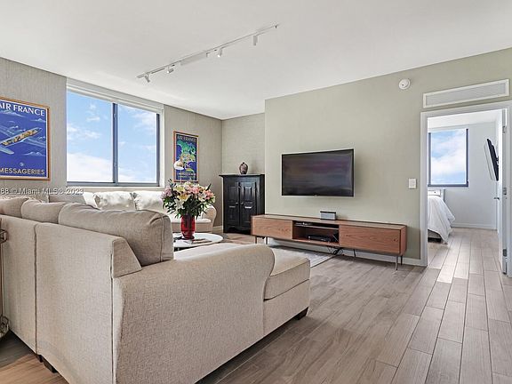 5th image of 999 SW 1st Ave APT 2704