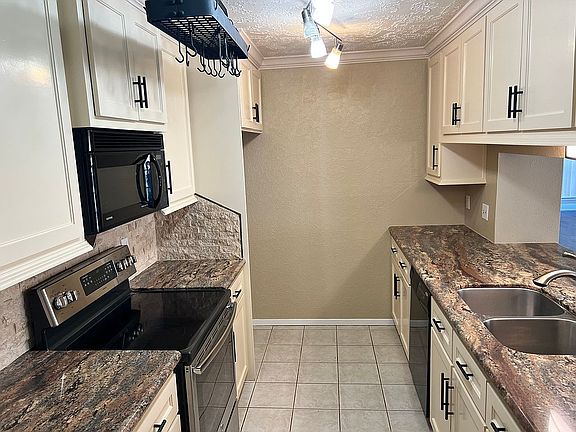 5th image of 16139 Grassy Creek Dr