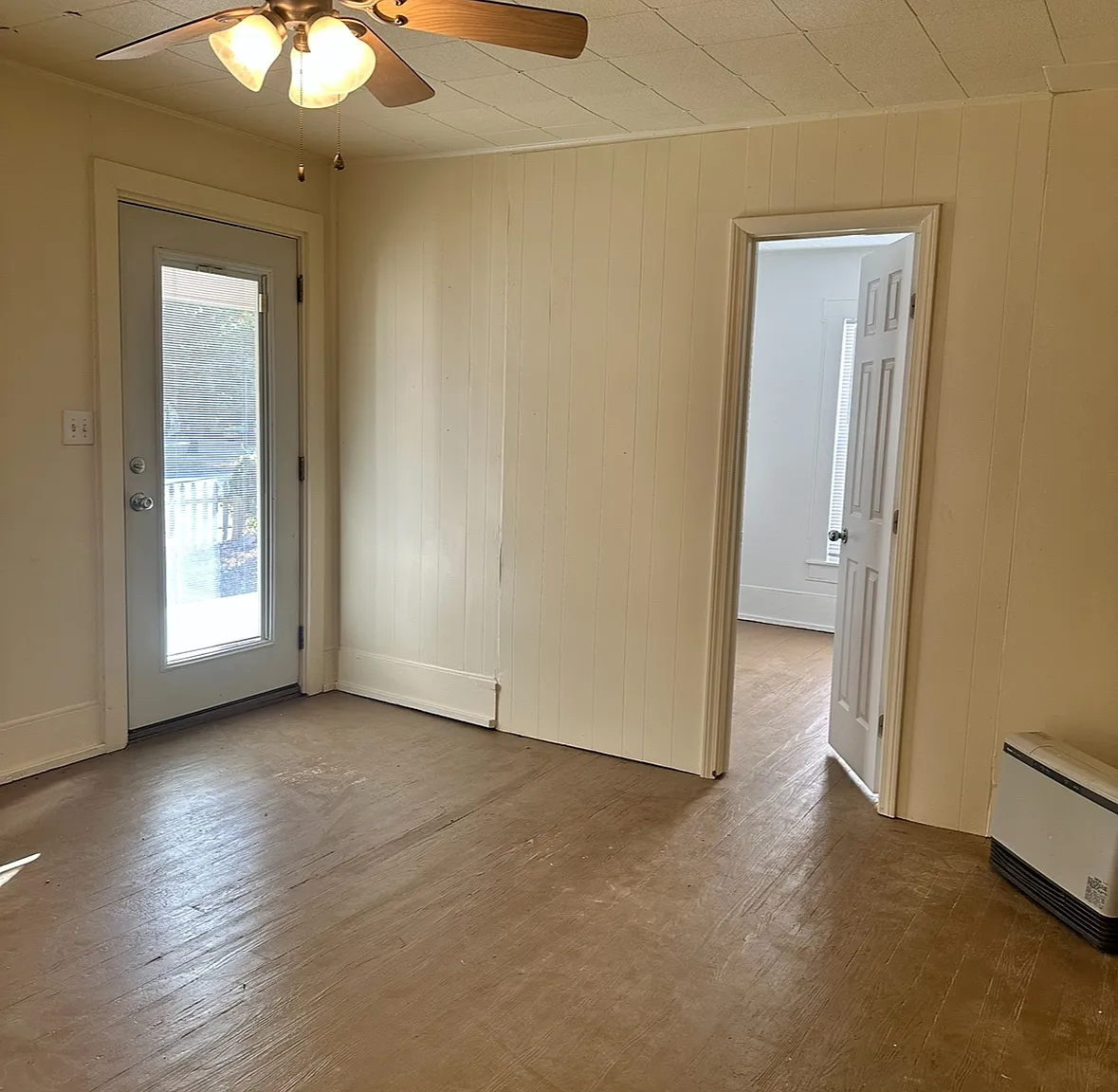 3 bed, 1000 sqft, $1,250 — Photo 2