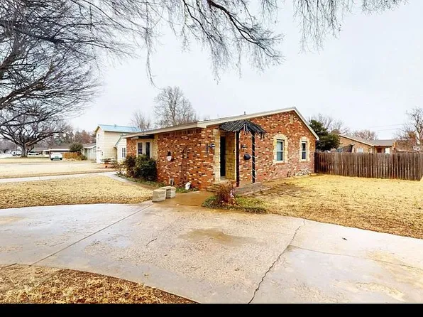 1716 18th St, Woodward, OK 73801