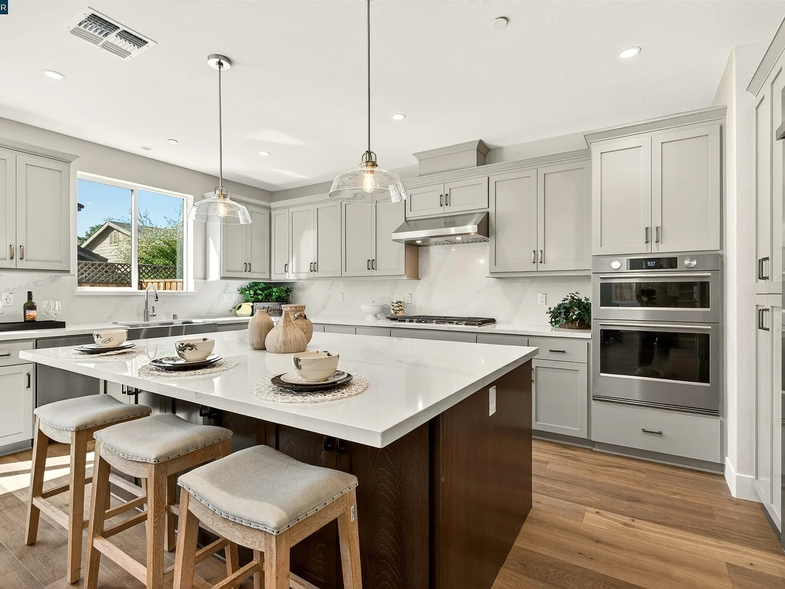 2201 Vandeleur Dr - Photo 6
