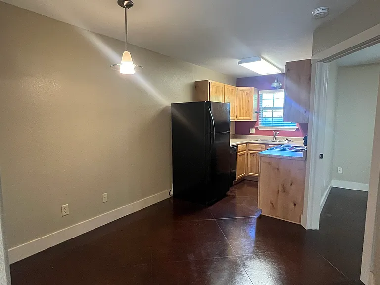 806 W Tahlequah St #B — Photo 6