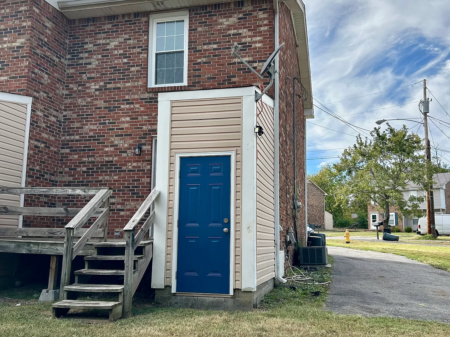 2 bed, 1.5 bath, 976 sqft, $1,375 — Photo 3