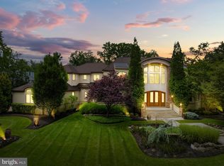 4 Southwood Dr, Cherry Hill, NJ 08003