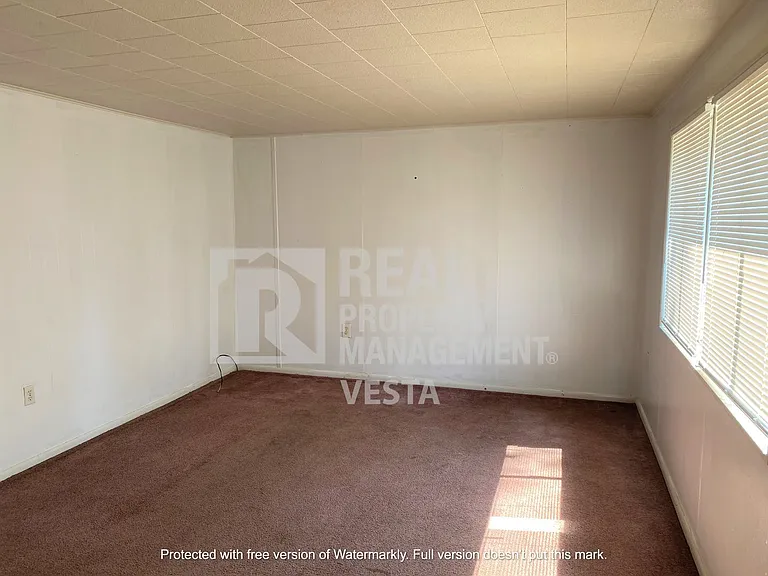 612 Cedarwood Dr — Photo 2