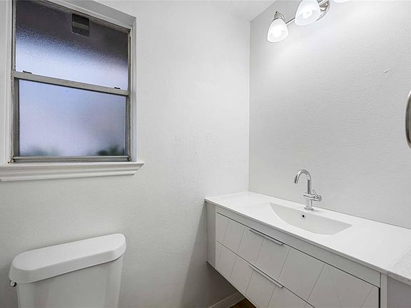 3rd image of 16706 Capewood Dr