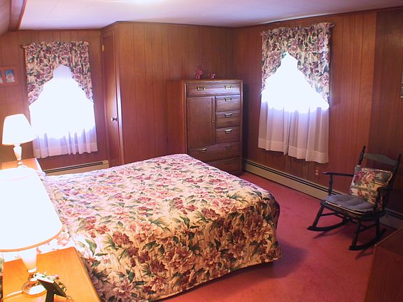 5th image of 636 Boesel Ave