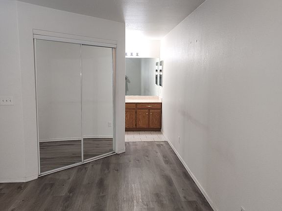 5th image of 1620 Avalon Ct #A