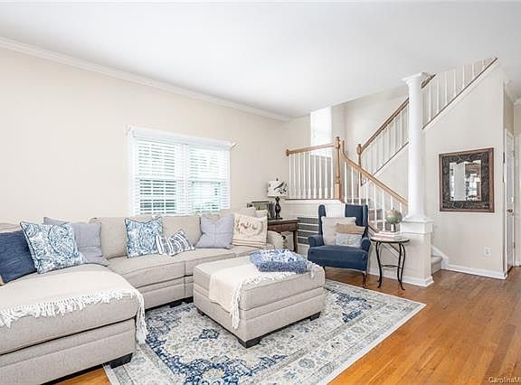 4th image of 9402 Holly Bend Ln