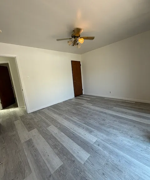 61 Valley St — Photo 17
