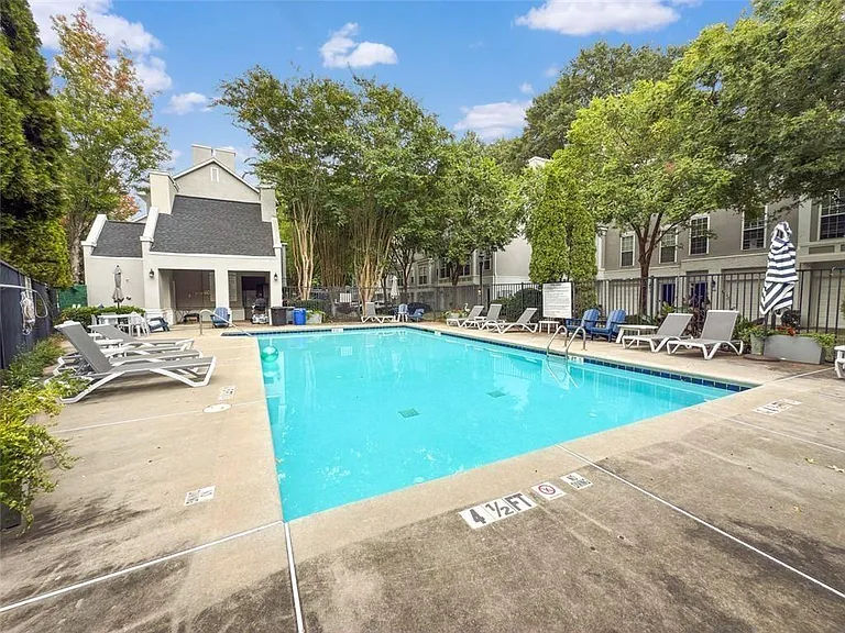 1146 Village Ct SE — Photo 37