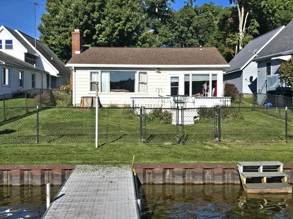 11825 Fair Lake Dr, Delton, MI 49046