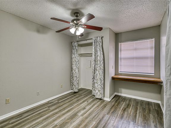 5th image of 707 Wellesley Ct #707B