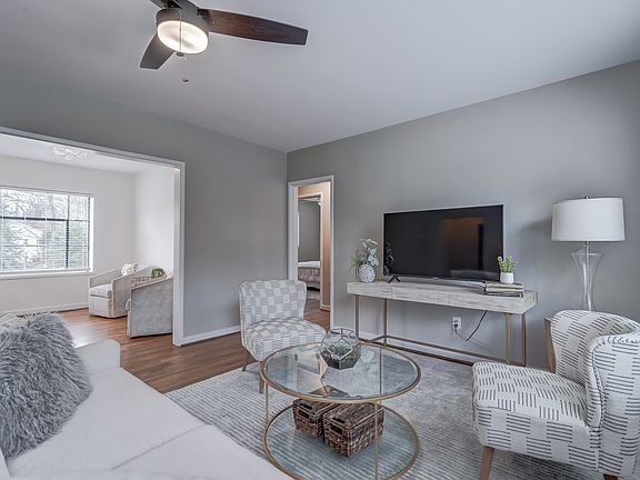 Living room facing northwest