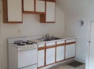 140 Main St APT A, Helmetta, NJ 08828