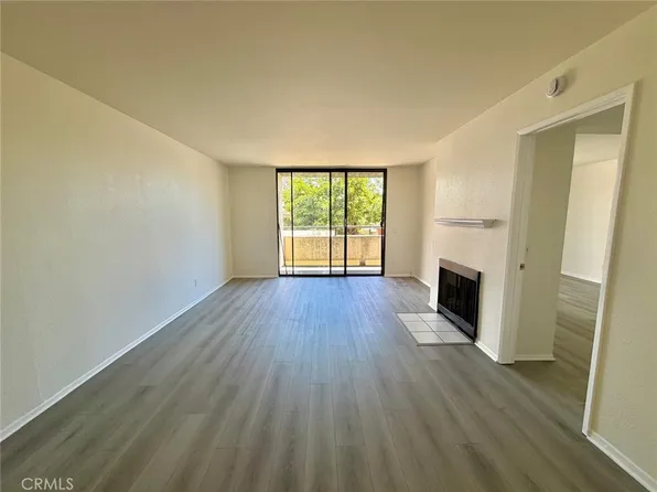 1237 E 6th St Unit 110, Long Beach, CA 90802