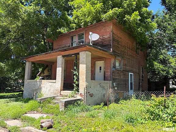 2nd image of 119 Laurel Ave
