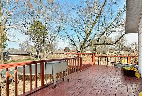 2nd image of 2803 E Battlefield Blvd