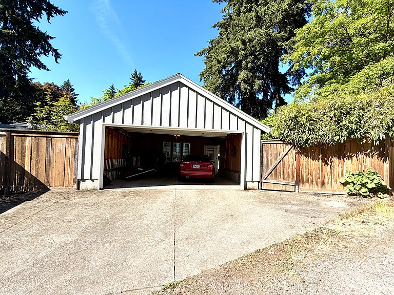 172 Middlecrest Rd — Photo 50