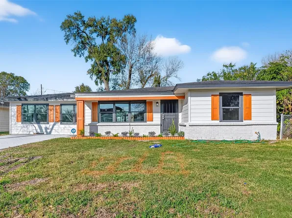 5707 Lyndhurst Dr, Houston, TX 77033