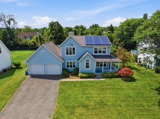 5 Toronado Dr, Latham, NY 12110