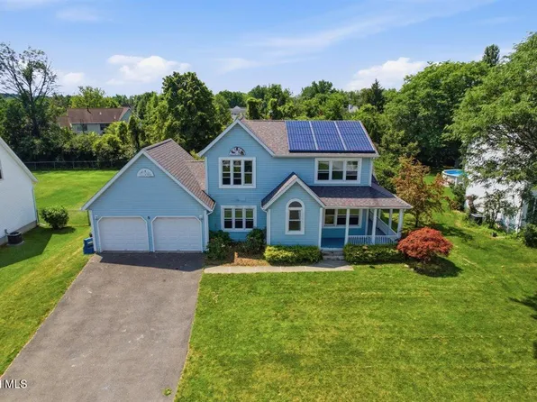 5 Toronado Drive, Latham, NY 12110