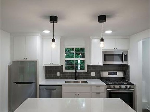 3rd image of 531 E Maple St #B
