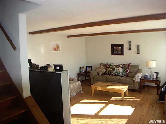 5th image of 82 Markus Dr