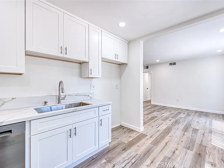 522 W Sierra Madre Blvd #B — Photo 10