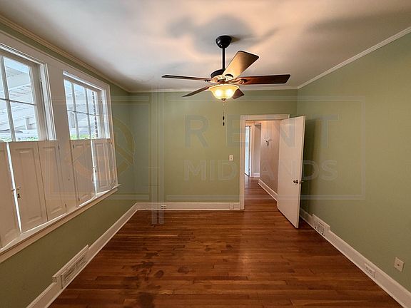 5th image of 3925 Rosewood Dr #3925