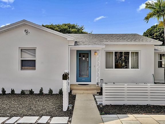 4th image of 601 N 13th Avenue N