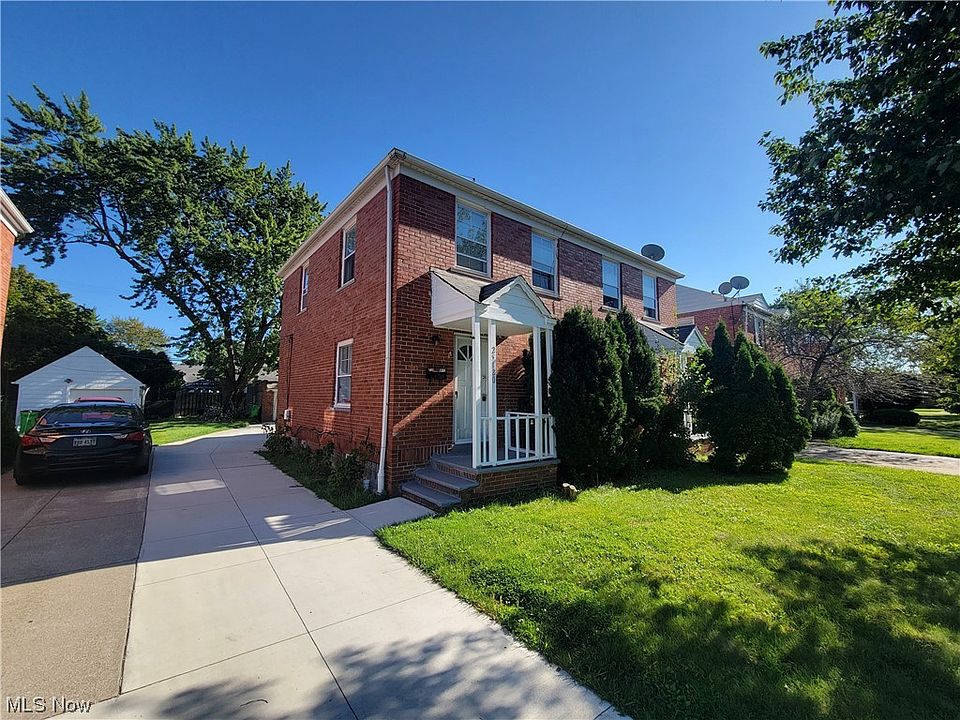 1st image of 25120 Lake Shore Blvd