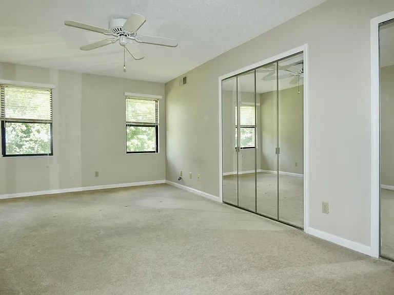 804 Abbey Cir — Photo 13