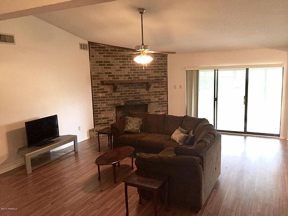 3rd image of 104 Bon Wier Ln