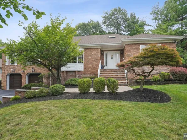 7 Beekman Hill Rd, Essex Fells, NJ 07021