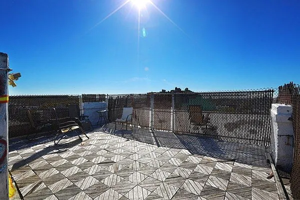 Rented by Arwell Realty | media 33