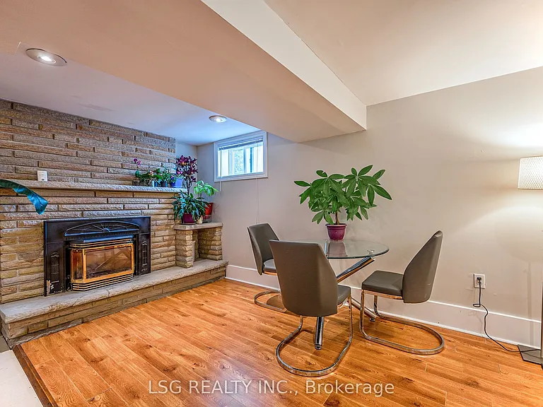 182 Lawrence Ave W #LOWER — Photo 3