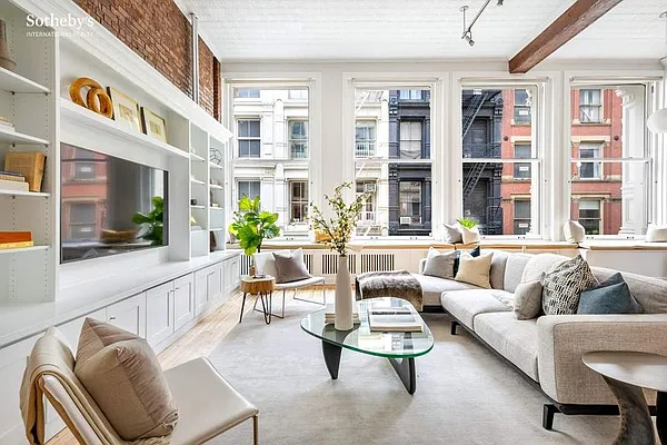 Sold by Sotheby's International Realty | media 4