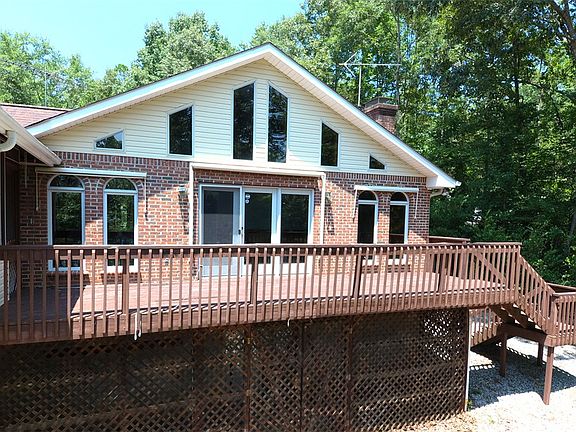 2nd image of 88 Lake Forest Dr