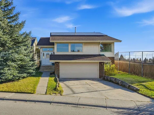 88 W Woodfield Dr SW, Calgary, AB T2W 3T5