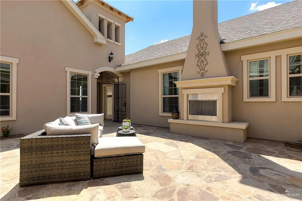 5 bed, 5.0 bath, 2730 sqft, $3,300 — Photo 3