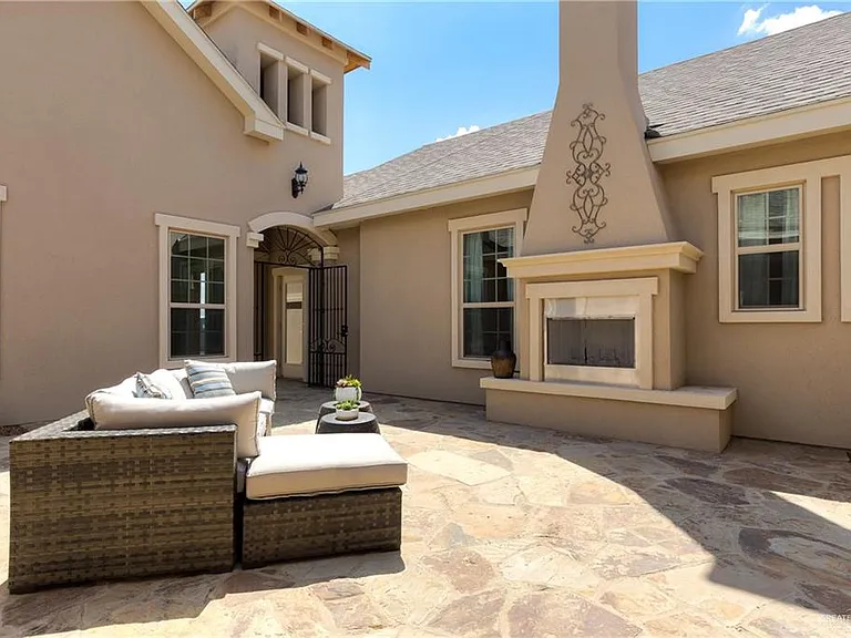 4404 Ensenada Ave — Photo 3
