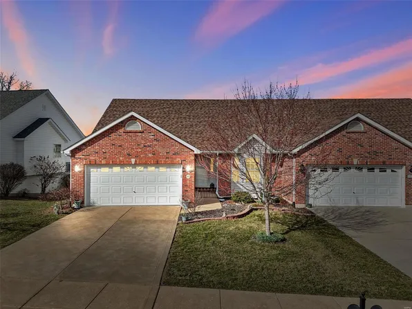 1639 Polar Dr, Wentzville, MO 63385