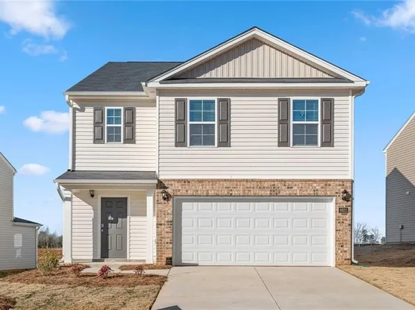 625 Beechwood Cir, Thomasville, NC 27360