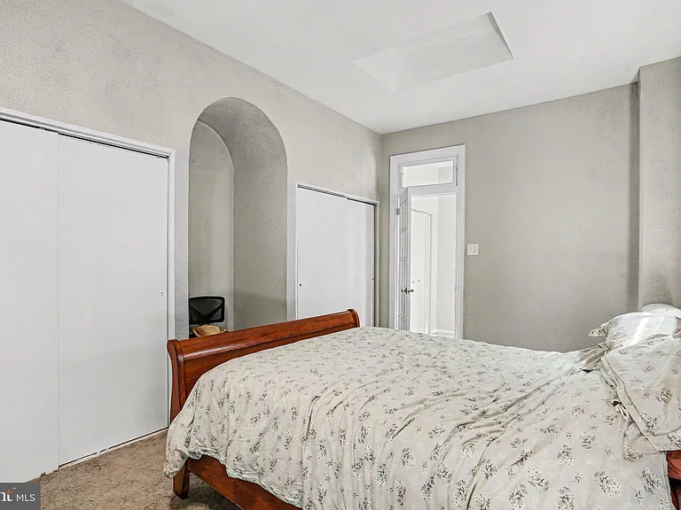 231 Boas St — Photo 24