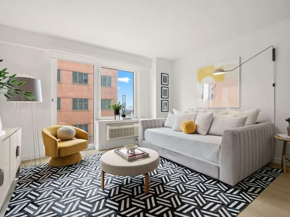 425 Summit Avenue image 7 of 24