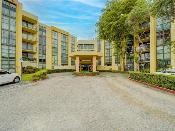 11780 SW 18th St APT 210-2, Miami, FL 33175