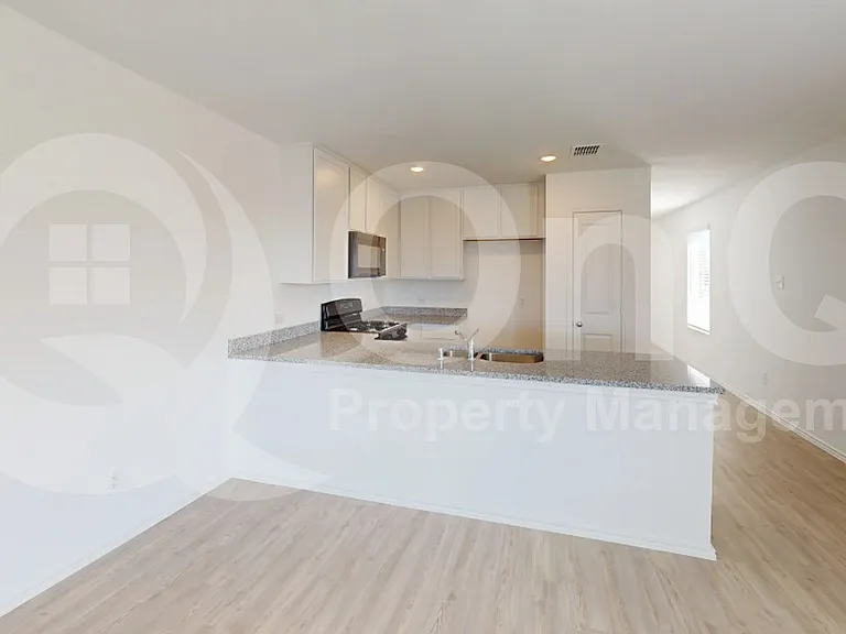 9757 Platteview Rd — Photo 3