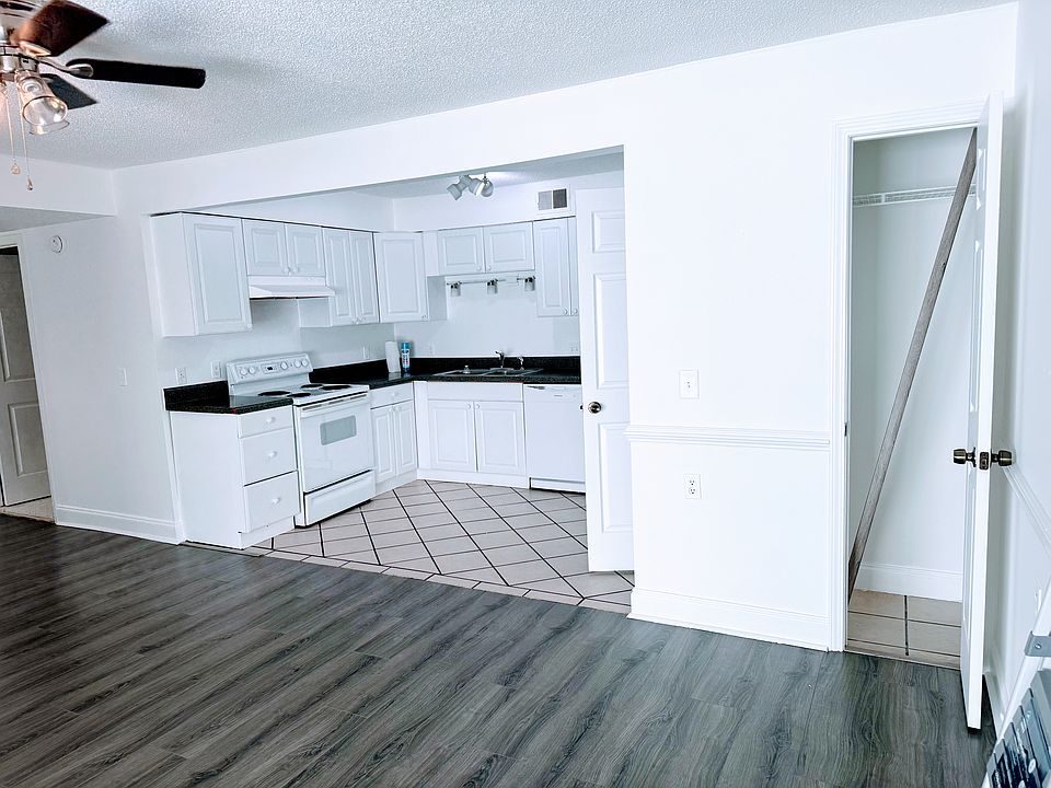 Open Kitchen Brand New Refrigraton and Stove, Dishwasher, Plenty of closet s